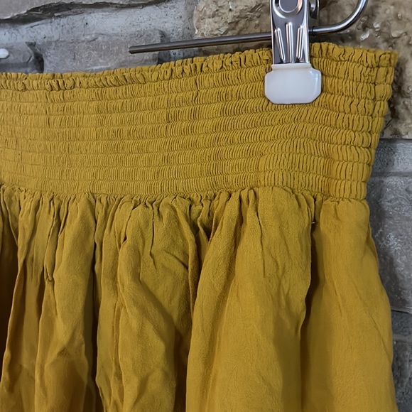 Banana Republic Mustard Yellow Flowy Skirt Size XL - Picture 4 of 11